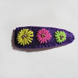 お花刺繍スリーピン（紫） 1枚目の画像