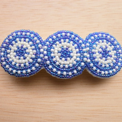 ビーズ丸模様刺繍のバレッタ（青） バレッタ sato-kko 通販｜Creema 