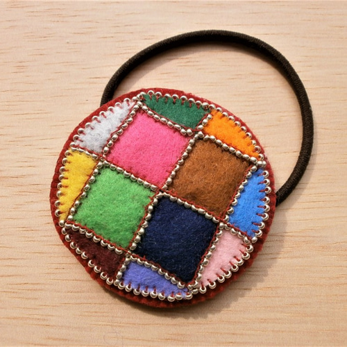 A-460  パッチワークのヘアゴム フェルトパッチワークのヘアゴム（赤） ヘアゴム sato-kko 通販