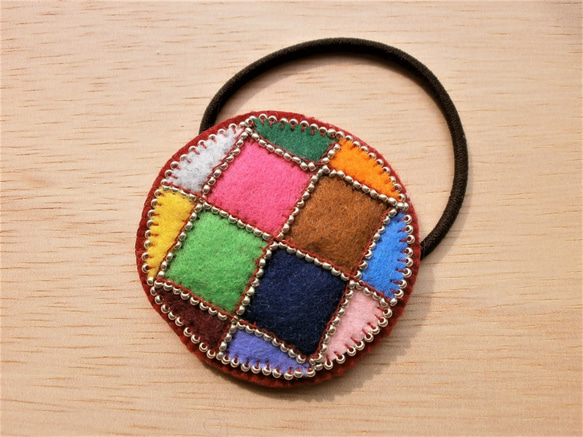 A-460  パッチワークのヘアゴム フェルトパッチワークのヘアゴム（赤） ヘアゴム sato-kko 通販