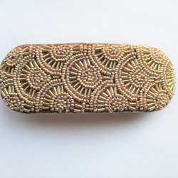 特小＆竹ビーズの丸模様刺繍バレッタ（ゴールド） 1枚目の画像
