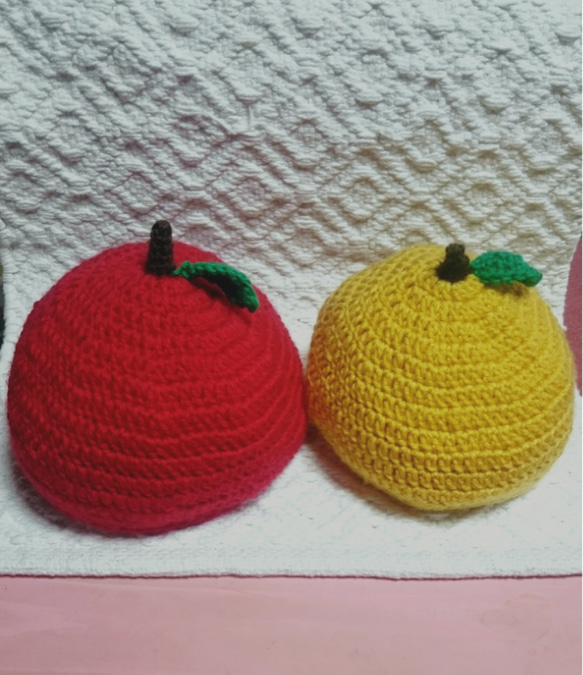 りんご帽子 赤  ふじりんご  黄色  はるか サイズオーダーメイド 1枚目の画像