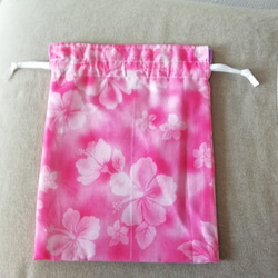 【sale】ハワイアンプリントのリバーシブル巾着袋 1枚目の画像