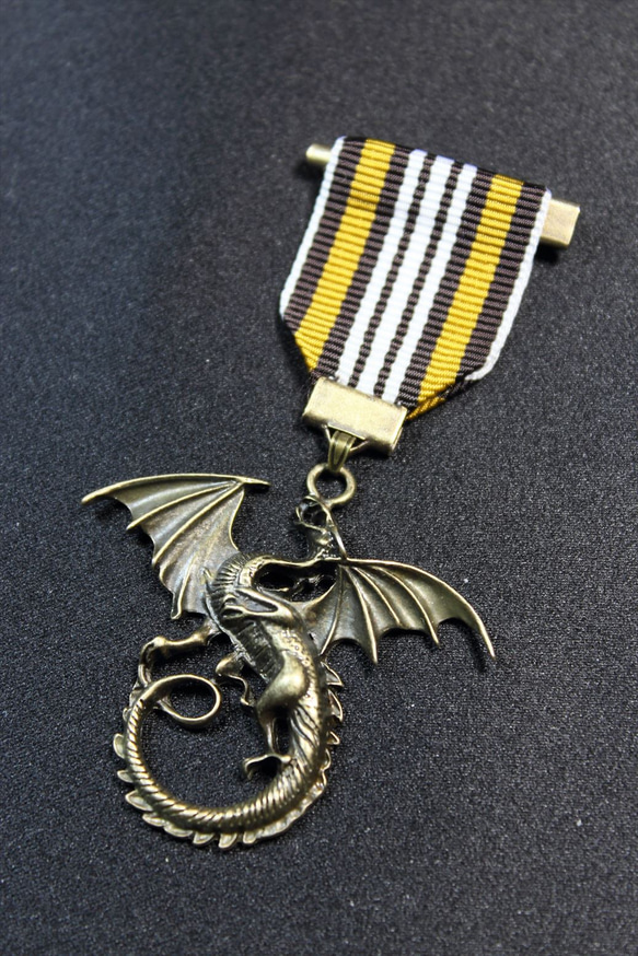 勲章ブローチ(ドラゴン)(全6色) 1枚目の画像