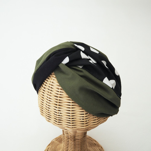 寬針織頭巾（繫帶）☆卡其色 x 黑色 x 波點 第3張的照片