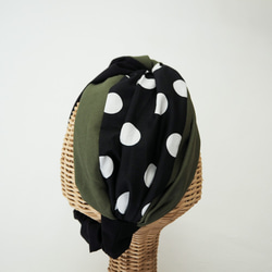 寬針織頭巾（繫帶）☆卡其色 x 黑色 x 波點 第8張的照片