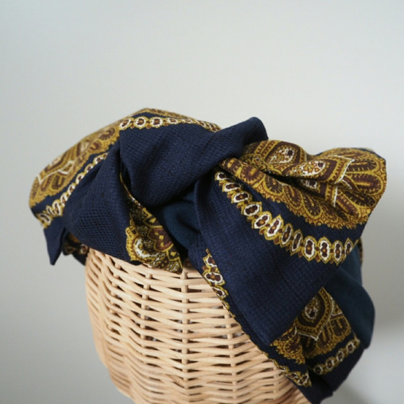 2way頭巾（領帶）☆圓形金色圖案×海軍 第2張的照片