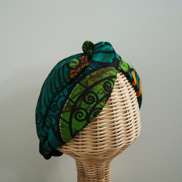 頭髮頭巾（結）☆非洲綠色的圓形圖案 第1張的照片
