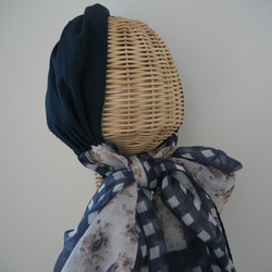 可隨意連接的頭巾☆海軍×花圍巾 第6張的照片