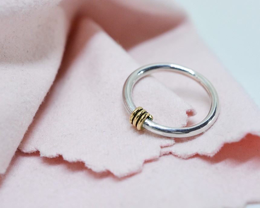 ﾌﾟﾗｽ シルバー＆K18リング wind