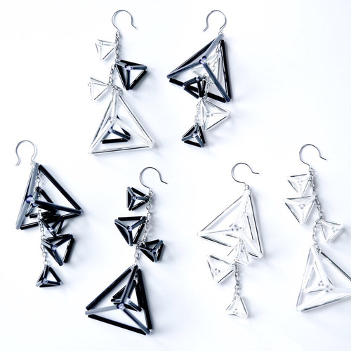 三角錐群像体耳飾り ピアス（フック・チェーン） kou 通販 2821642  
