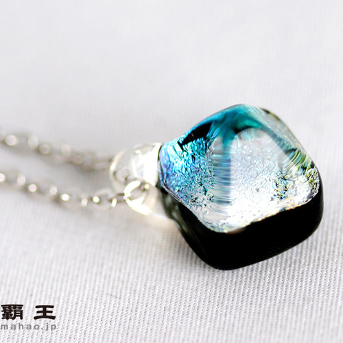 ダイクロキューブネックレス215 ネックレス・ペンダント mahao 通販