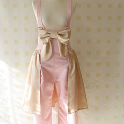 リボン付きオーバースカートのかわいいサロペット　ピンク&ベージュ 2枚目の画像