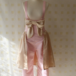 リボン付きオーバースカートのかわいいサロペット　ピンク&ベージュ 7枚目の画像