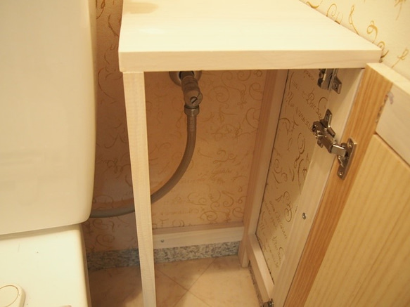 【受注製作】トイレの配管を隠すための棚 5枚目の画像
