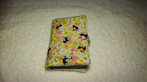 【送料無料】 カードケース  お花(黄)と猫 1枚目の画像