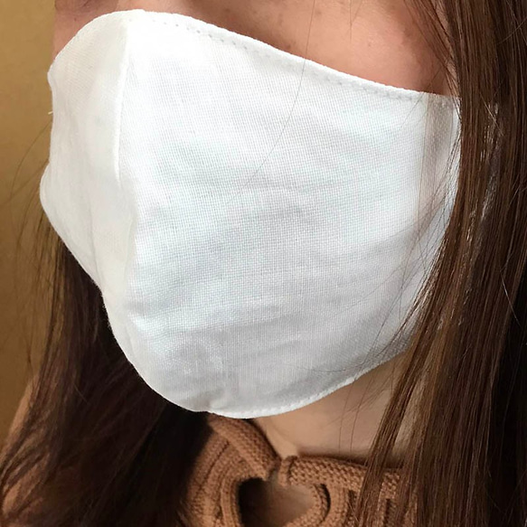 即納★立体マスク 大人用【日本製Wガーゼ 白】布マスク コットン素材 1枚目の画像