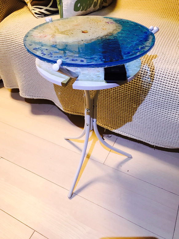 ブルーシー白砂のスターフィッシュ 波紋ガラスサイドテーブル丸 〜Minamo〜 3枚目の画像
