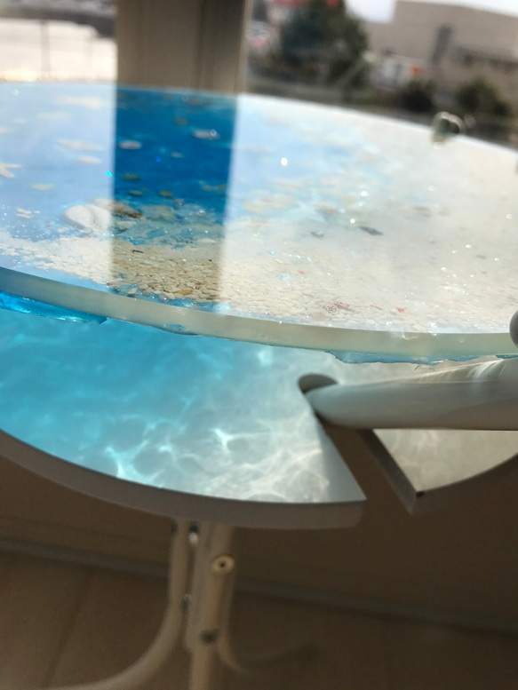 コバルトブルームーンビーチ ミニ   波紋ガラスサイドテーブル丸 〜Minamo〜 3枚目の画像