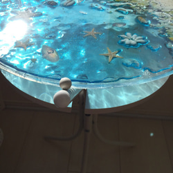 エメラルドブルームーンビーチ ミニ   波紋ガラスサイドテーブル丸 〜Minamo〜 4枚目の画像