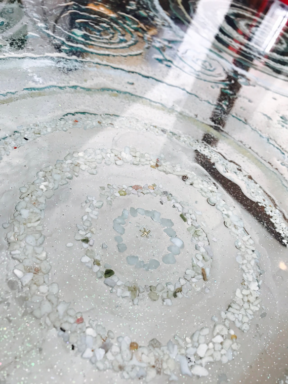 折りたたみ ガラスローテーブル  波紋の水辺 スターフィッシュやきらめく水面 4枚目の画像