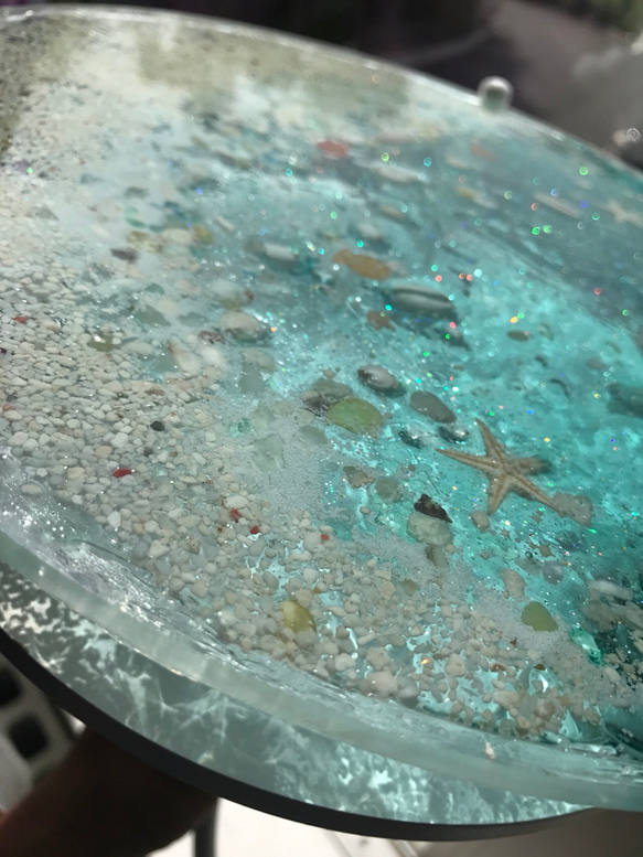 エメラルドグリーン ムーンビーチ ミニ   波紋ガラスサイドテーブル丸 4枚目の画像