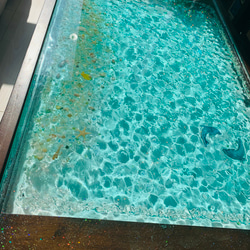 新作 折りたたみガラスセンターテーブル   浅瀬のドルフィン 波紋 水面 揺らめきの海 7枚目の画像