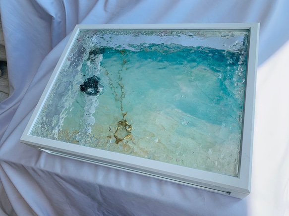 ガラスケース 砂紋とエメラルドブルービーチと波紋 水面 波紋 ゆらぎ オルゴナイト 9枚目の画像