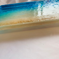 展示用アートトレイ 砂浜とブルーシー  クリアトレイ 仕器 水面 波紋 海 3枚目の画像