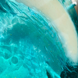 名もなき島 エメラルドグリーンの海 ミニ   波紋ガラスサイドテーブル丸 〜Minamo〜 4枚目の画像