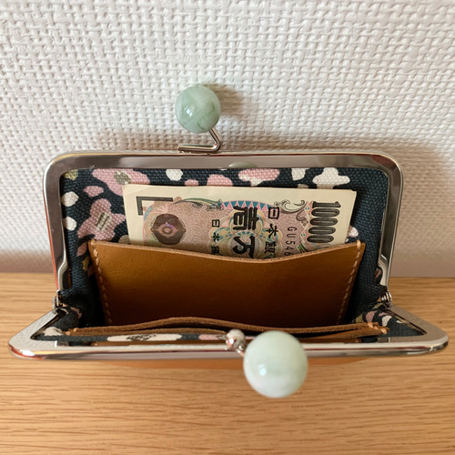コロン♪と大玉がまぐちの、ぺたんこミニ財布（きつね色レザー