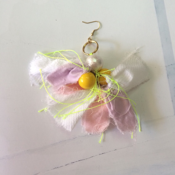 ○ＳＡＬＥ○seaside dust pierce／earring（mix fringe)片耳 1枚目の画像