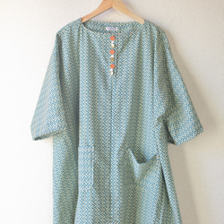 Green pattern square shape one-piece dress (no.101) 3枚目の画像