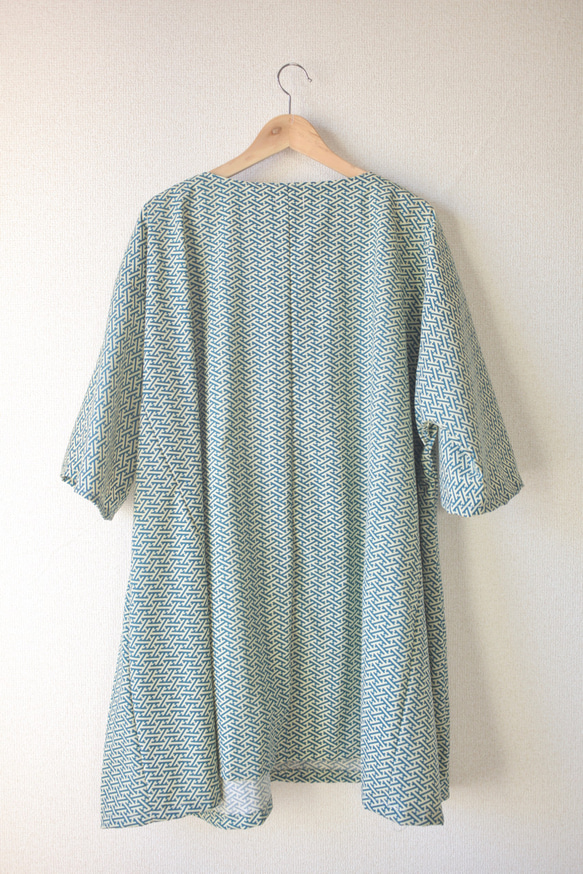 Green pattern square shape one-piece dress (no.101) 6枚目の画像