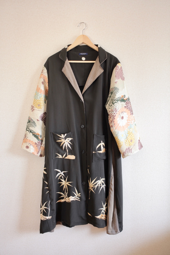 Black Kimono x仿古花鶴圖案柔軟長款夾克（編號283） 第3張的照片