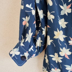 海軍藍花卉圖案和服氣球袖成人襯衫（編號294） 第6張的照片