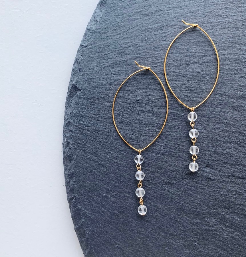 4連ホワイトトパーズの大ぶりシンプルフープピアス クリアホワイト