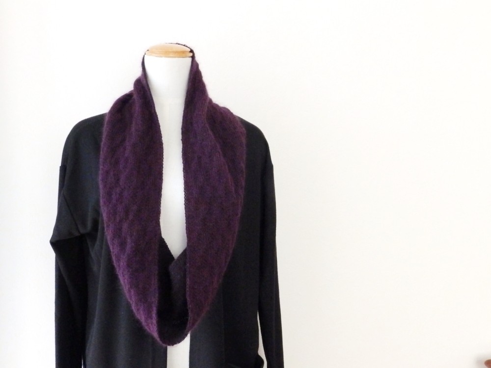 シルクモヘアとメリノウールのスヌード・ワインカラー