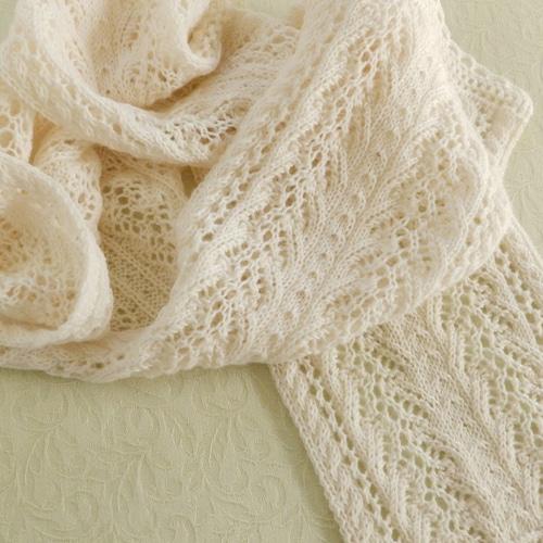 レース＆ケーブル模様の白いマフラー マフラー ミュタ 通販 1639304