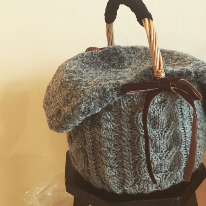 コロンとしたカゴバッグ☆ファー&アラン模様のニット付き