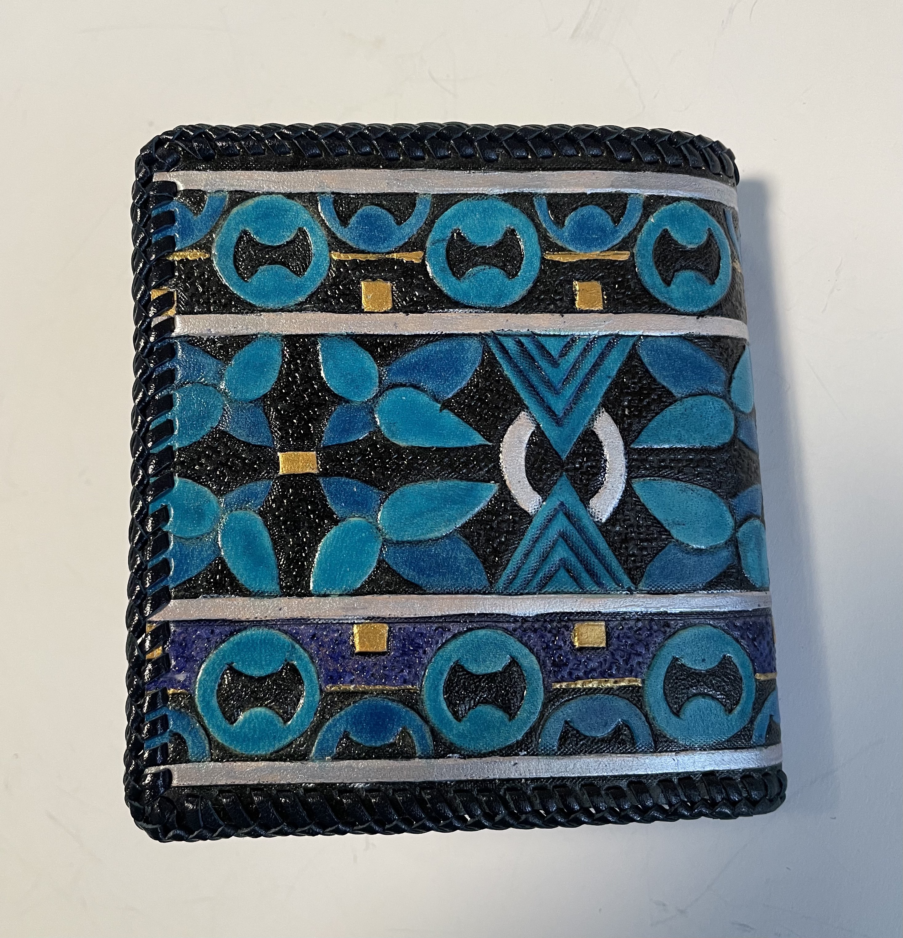 レザー二つ折り財布