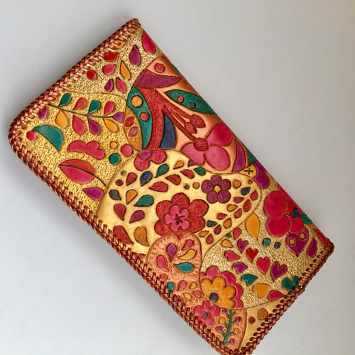 金彩の華》カービングレザーの彩色長財布｜和柄×花模様の一点物 長財布