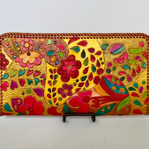 金彩の華》カービングレザーの彩色長財布｜和柄×花模様の一点物 長財布