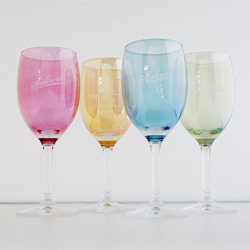 ほんのり色づく 名入れ ワイングラス 250ml BLUE 2枚目の画像
