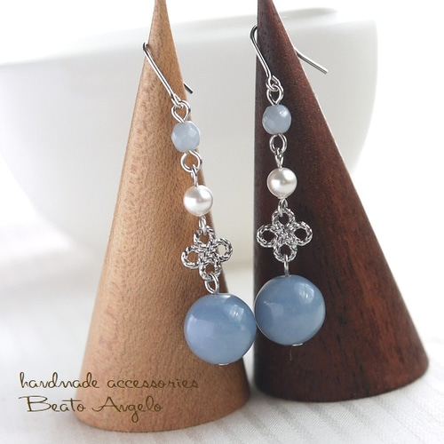 ♪♪天然石エンジェライトとスワロフスキーパールのピアス(p-065)S 