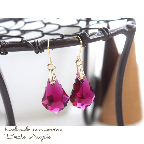 スワロフスキーピアス　美品　値下げ中 SWAROVSKI - SWAROVSKI スワロフスキー ピアス 六角形の通販 by