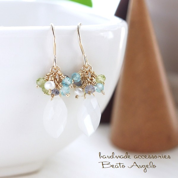 ◇◇K14GF 天然石ホワイトムーンストーンとアパタイトのピアス(p-001)