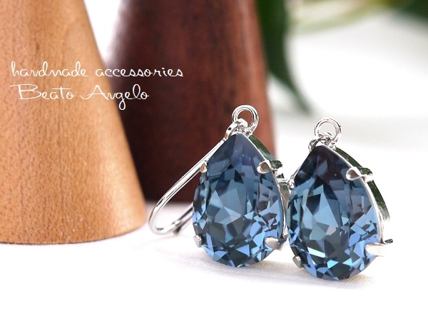 スワロフスキー　ピアス 【美品】ロゴ刻印あり