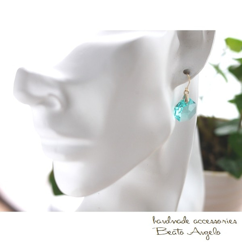スワロフスキー SWAROVSKI Una ピアス アクセサリー 5641169