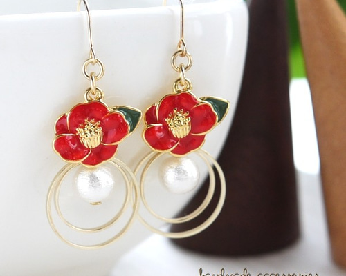 鬼灯と赤の木の実と淡水パールの和風ピアス イヤリング☆コットンパール付き 鬼灯と赤の木の実と淡水パールの和風ピアス イヤリング